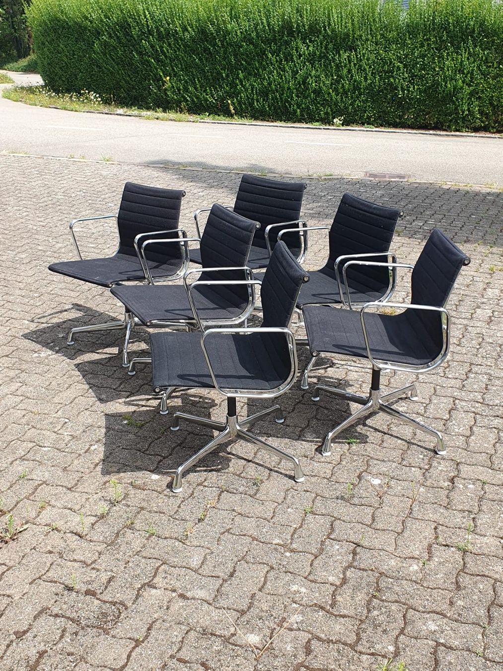 Eames Stühle: Eames 6 Bürostühle schwarz – Gebraucht aus Matzingen von Lilo1407 1