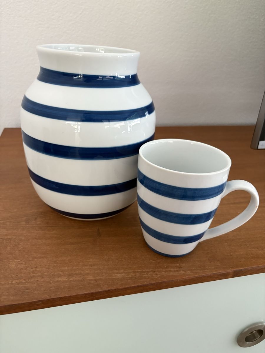 Vasi & Recipienti: Style Vase and Mug Set - Blue Striped Design – Usato da Liestal venduto da