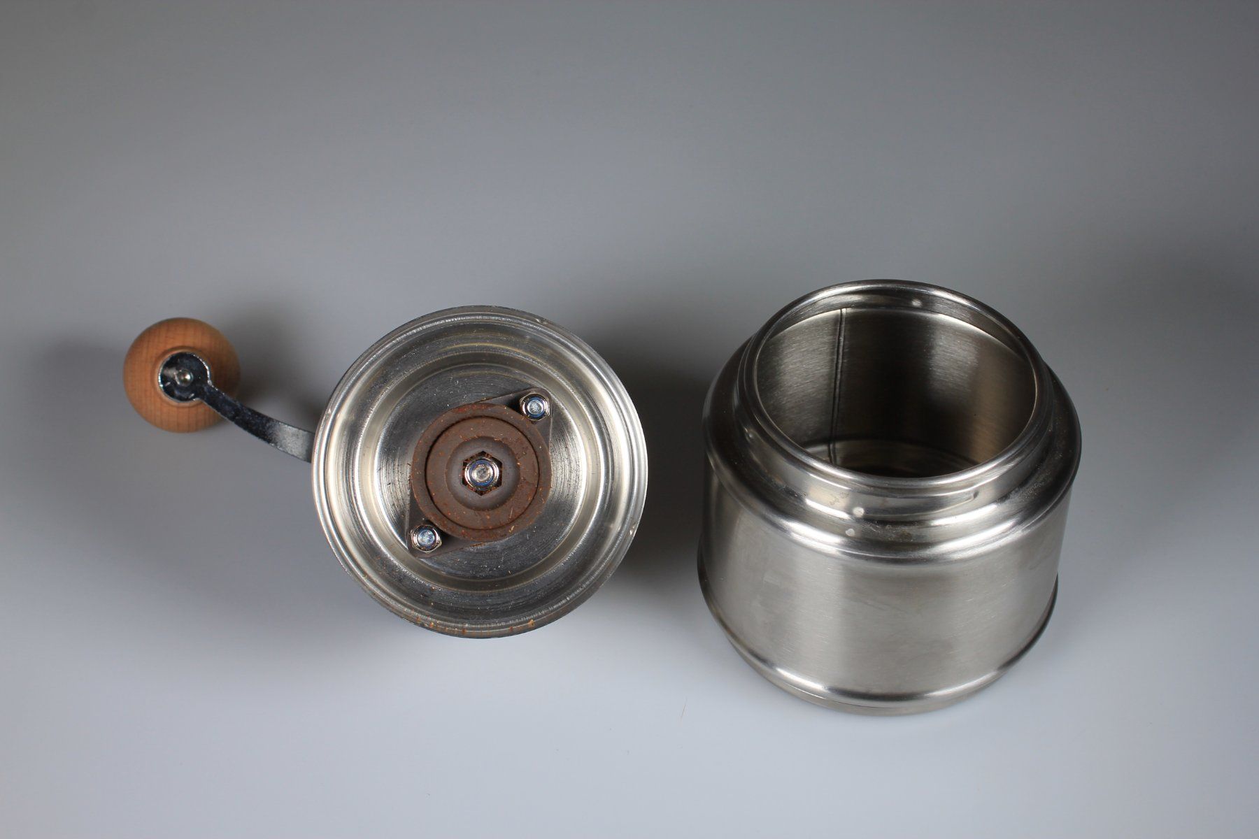 Elettrodomestici da cucina: Manuelle Kaffeemühle aus Metall – Usato da Basel venduto da IRMAundFRED 1