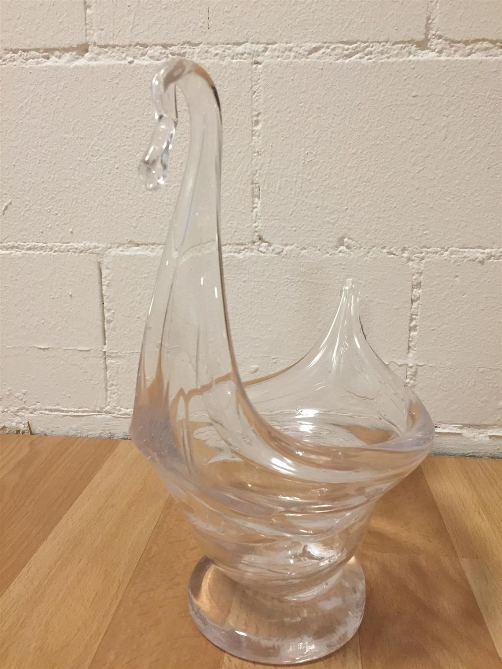 Vasen & Gefässe: Massive Vase „Schwan“ – Gebraucht aus Cormagens von grizli13 2