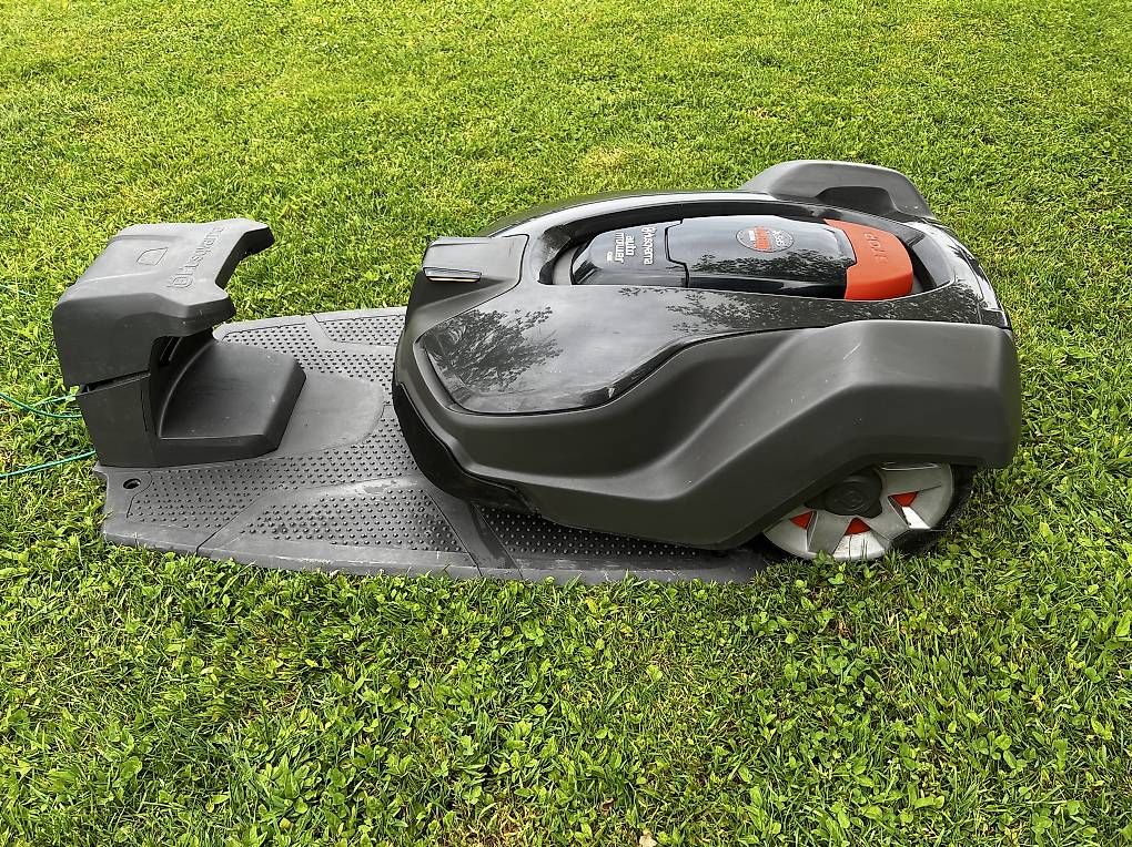 Husqvarna Tagliaerba: ROBOT Husquarna 430x – Usato da Faoug venduto da schneesauser 1