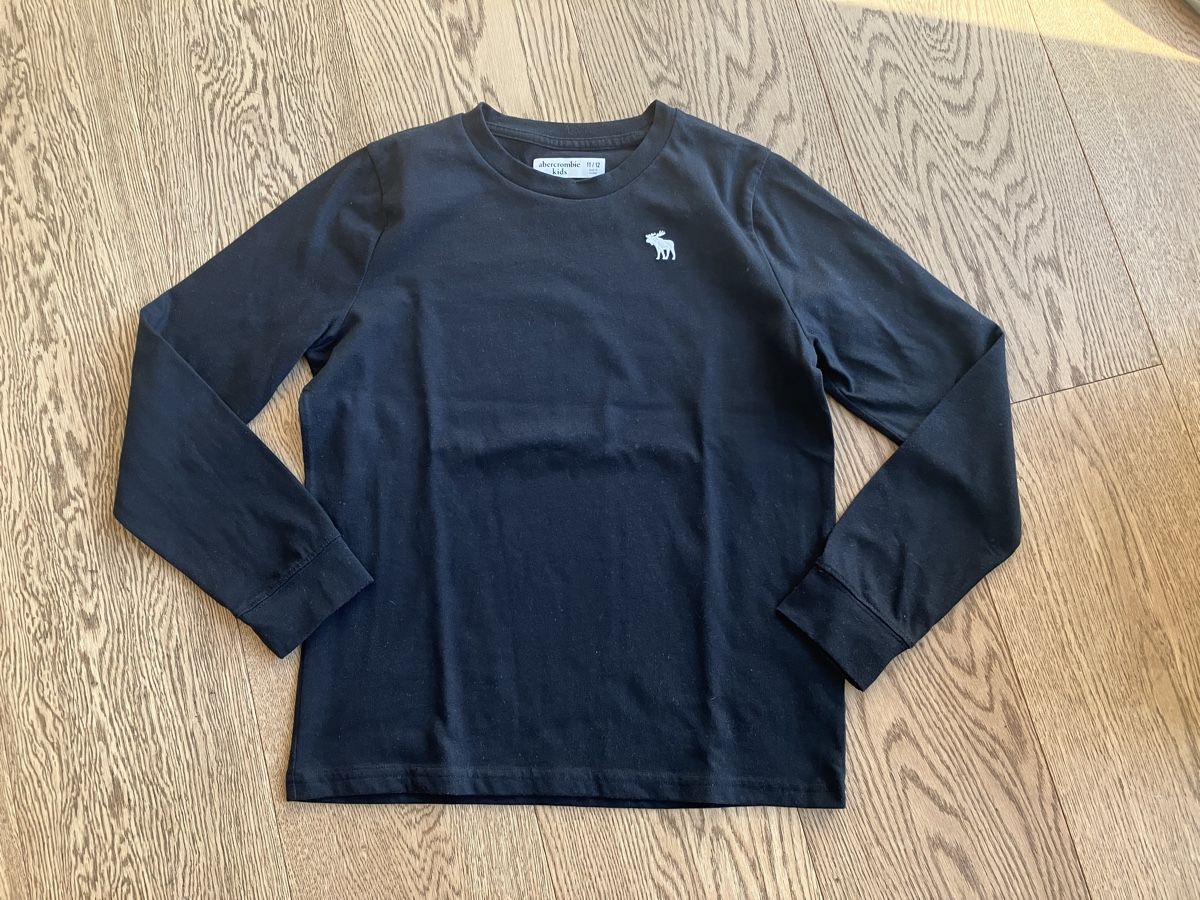Abercrombie Maglioni & Felpe: Langarmshirt schwarz Grösse 150 – Usato da Cham venduto da Liliane78