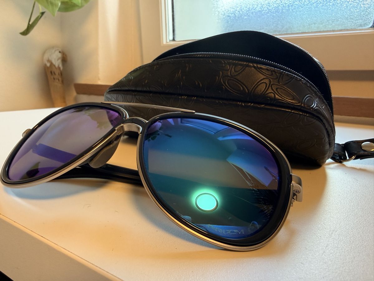 Oakley Brillen & Gläser: Oakley Sunglasses Aviator Blue Lenses With Case – Neu (gemäss Beschreibung) aus Thun von Sofnun 1