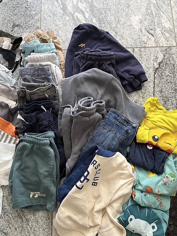 Lotti & Set di vestiti: Sommerkleiderpaket für Jungen, Grösse 104  CHF 45 – Usato da Oberkirch LU venduto da bes_9s8p 3