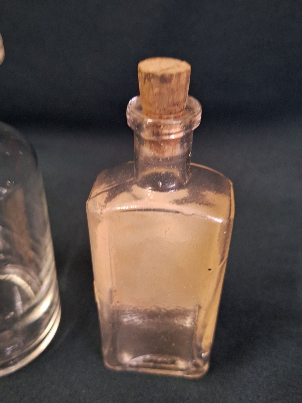 Matériel de laboratoire: 2 alte Apotheker Fläschchen – D'occasion à Arlesheim par shopradl 7