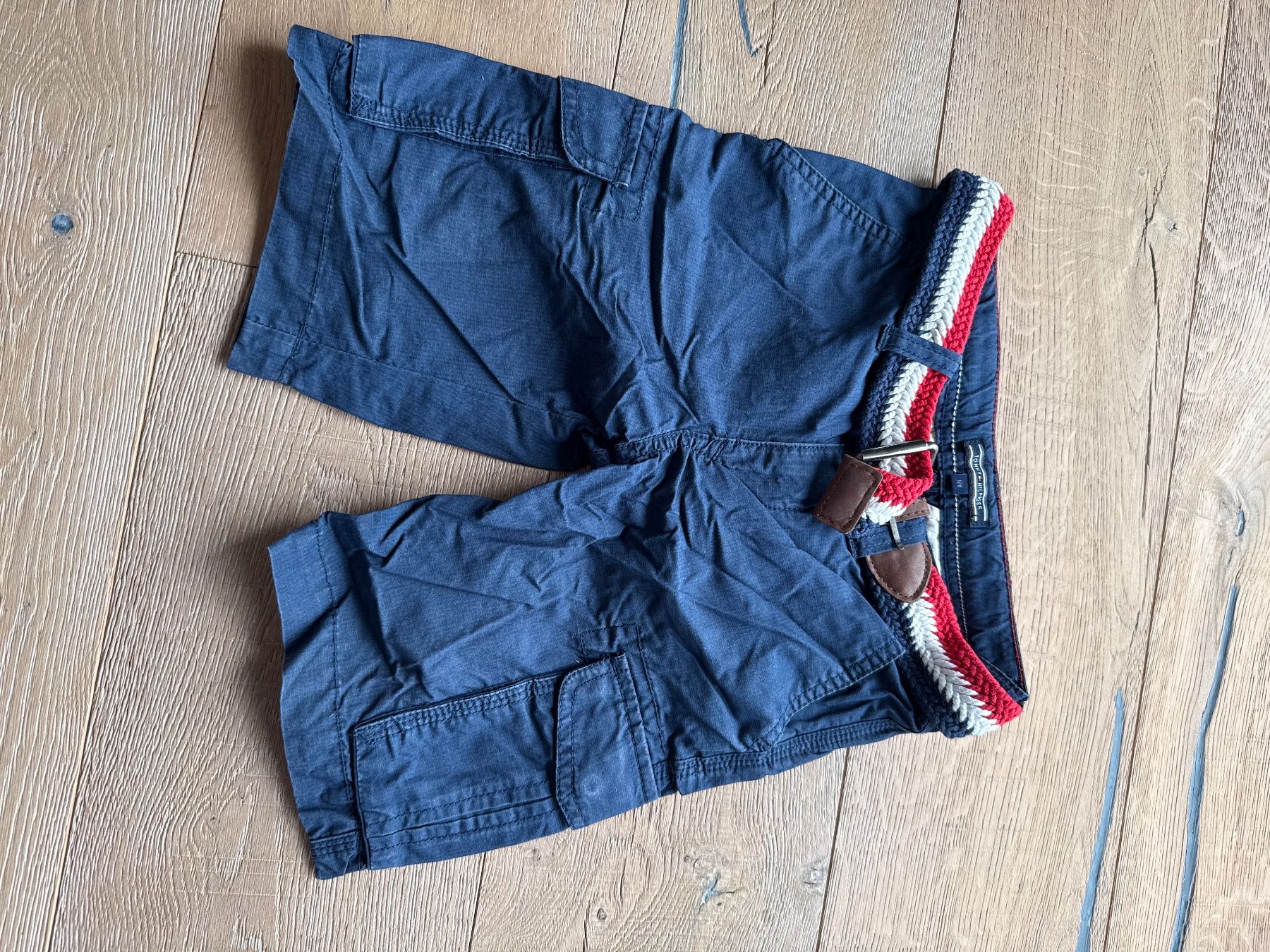 Tommy Hilfiger Pantaloni: Hilfiger Shorts Gr. 128 – Usato da Himmelried venduto da Dievole