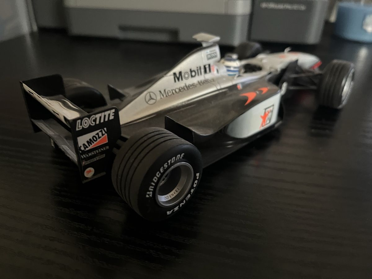 Miniature Minichamps 1/18 – McLaren Mercedes MP4/13N Heidfeld, Occasion