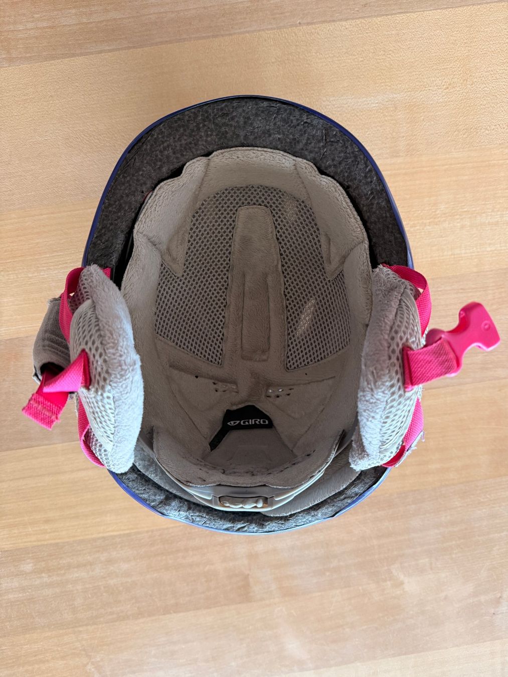 Giro Caschi: Kinder Skihelm Giro – Usato da Trin Mulin venduto da brisi3