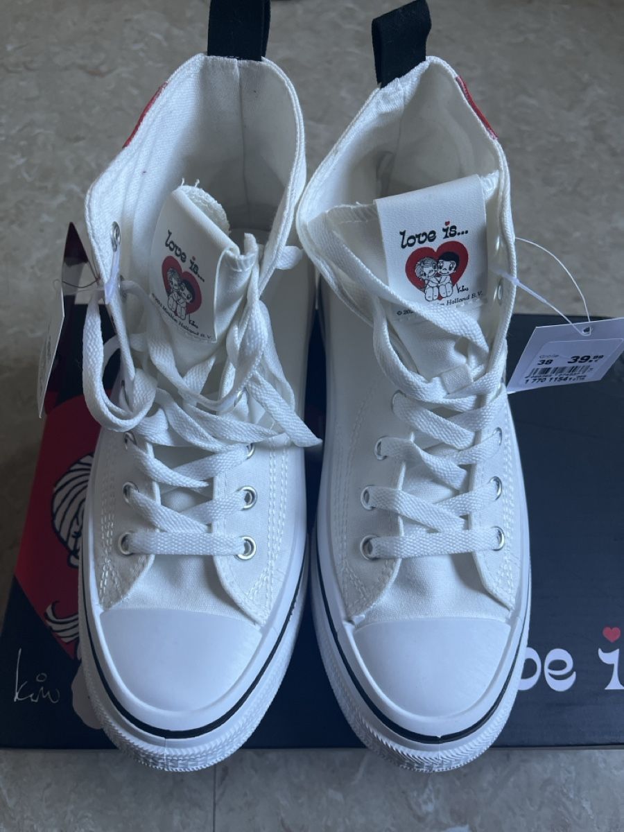 Scarpe da donna: Coole Chucks Gr. 38 "Love is..." Limited Edition – Nuovo e nell'imballaggio originale da Wallbach venduto da wonderlike 3
