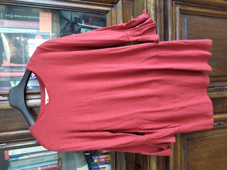 Elegante maglia rossa con maniche a campana - Taglia M