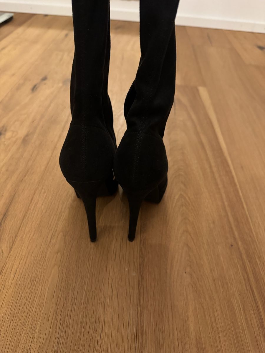 Scarpe da donna: Schwarze Overknee Stiefel Wildleder – Nuovo (secondo la descrizione) da Rorschacherberg venduto da vic_vz57 2