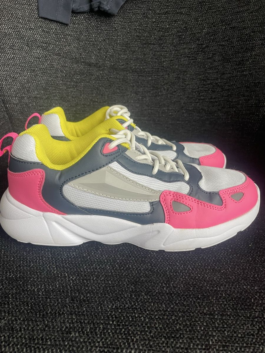 Fila Schuhe für Mädchen: Fila Sneakers – Gebraucht aus Heiligenschwendi von Mike73 3