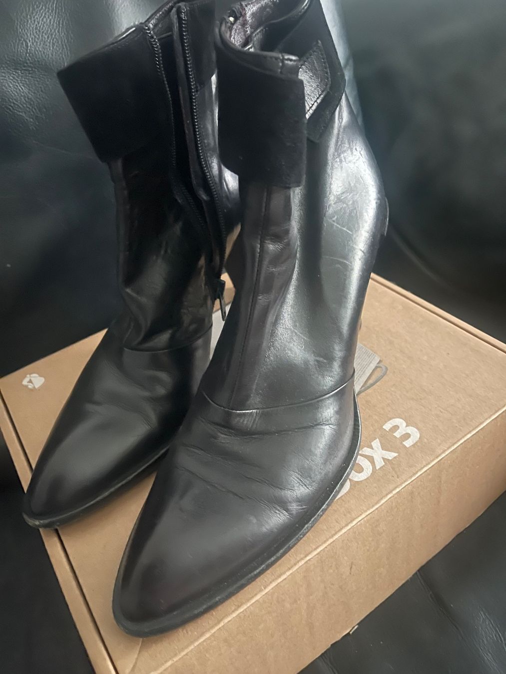 Scarpe da donna: Hugo stiefeln – Usato da Hinterkappelen venduto da lid_9h7j 6