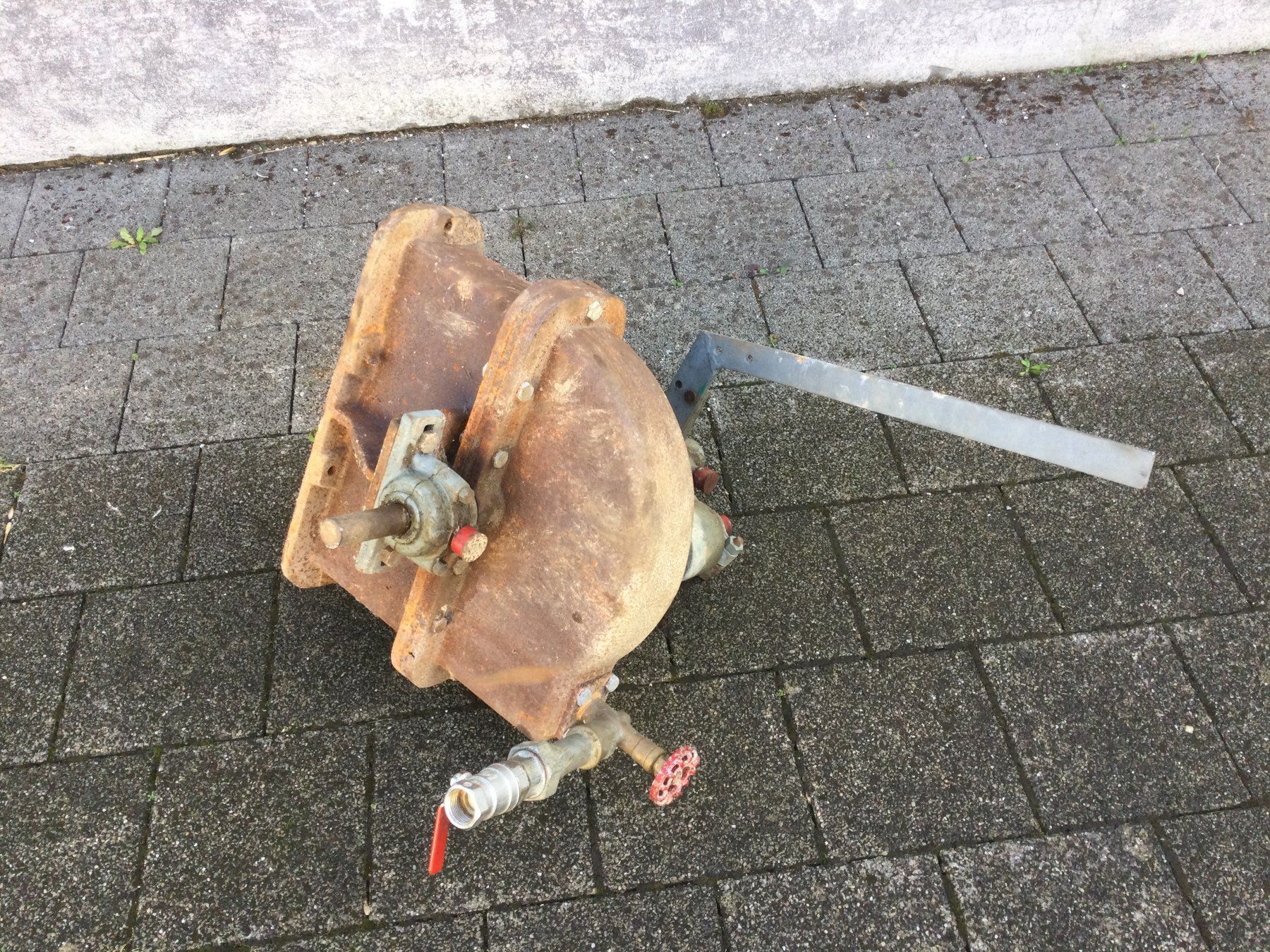 Outils anciens: Alte gebrauchter kleine Wassertrubine – D'occasion à Wangen SZ par kuriosum12 5