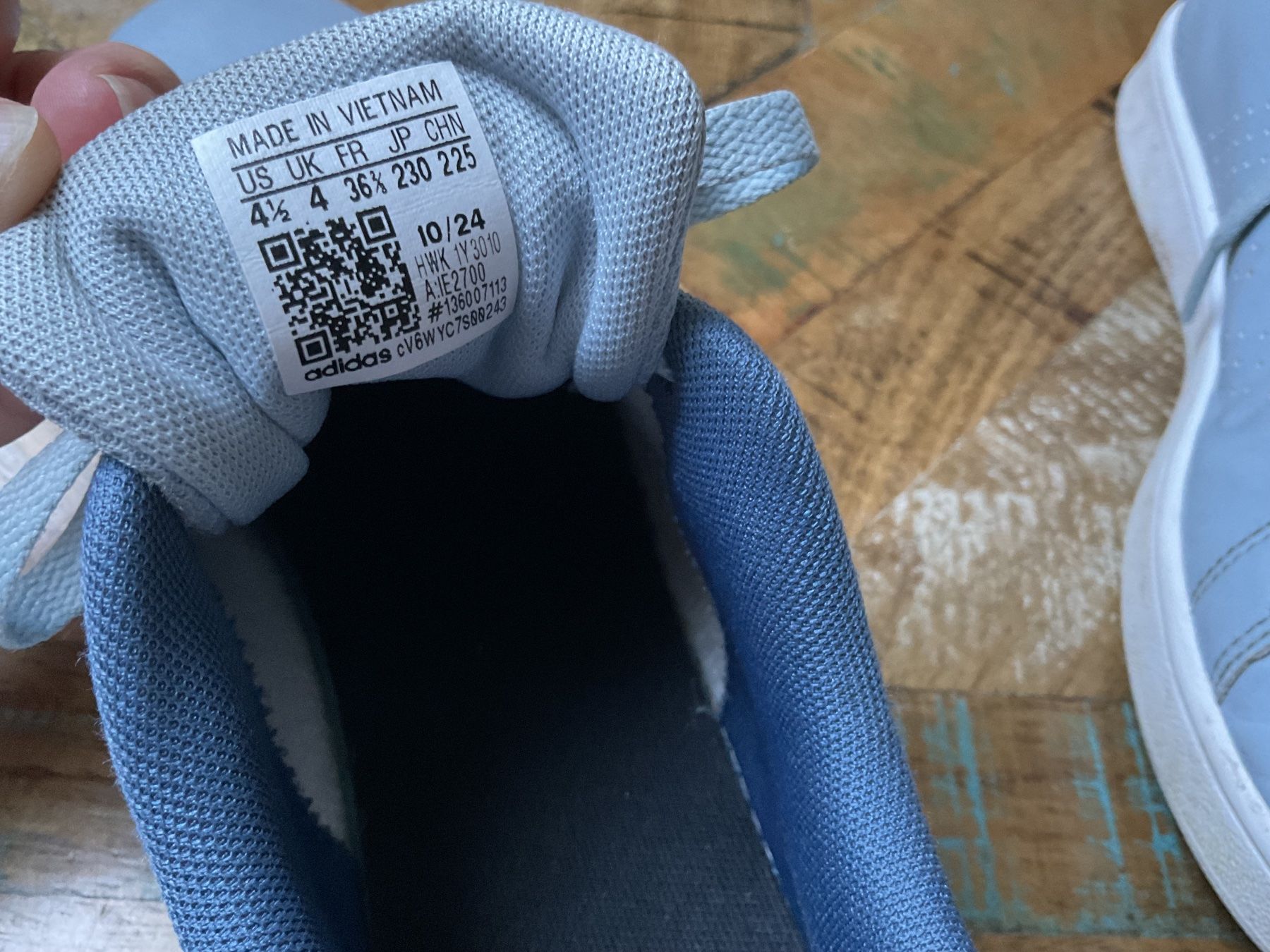 Adidas Chaussures filles: Adidas Sneakers hellblau Gr.36,5 – D'occasion à Bachenbülach par Sybeco 5