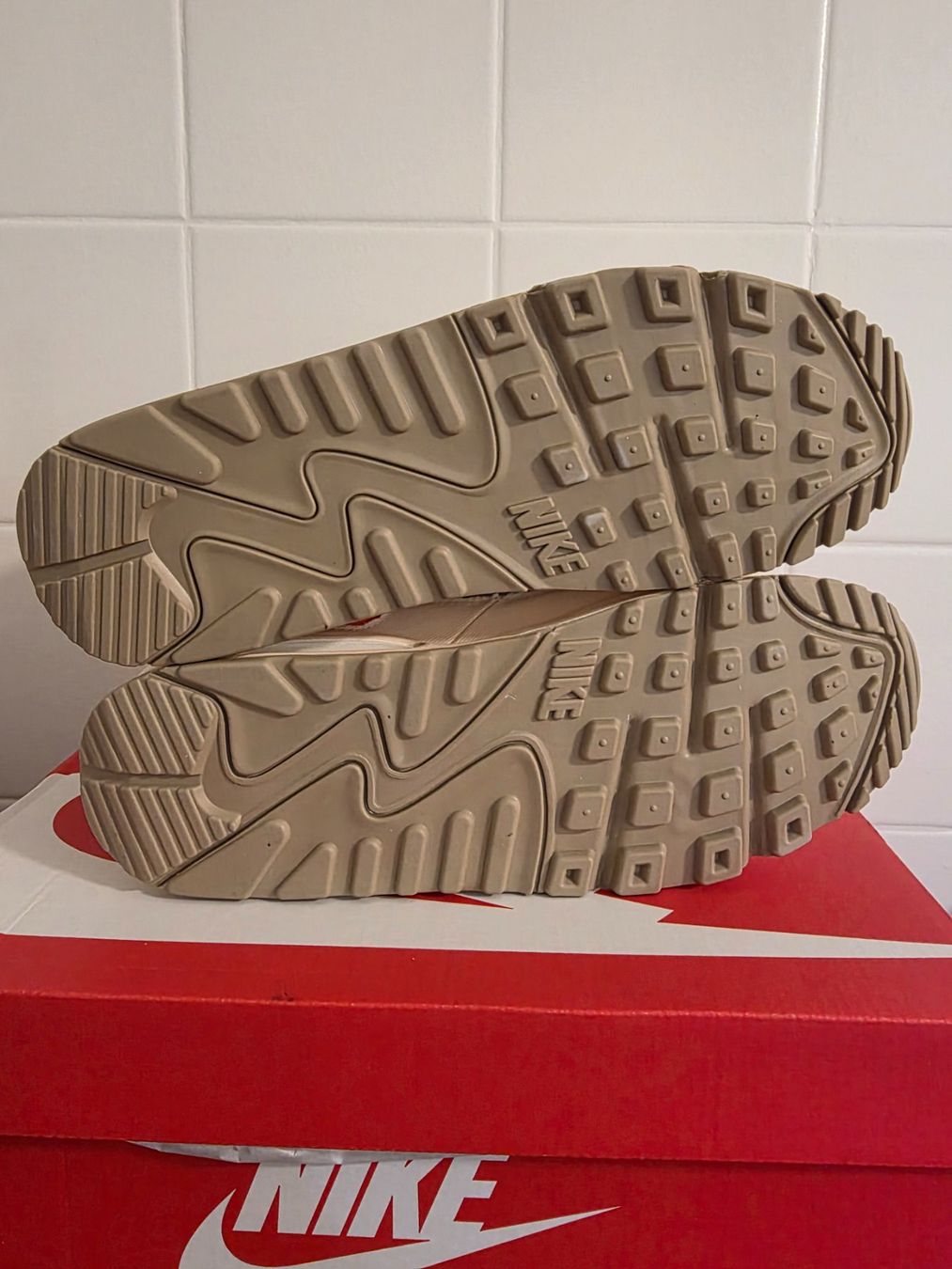 Nike Herrenschuhe: Nike Air Max 90 PRM – Neu und originalverpackt aus Fleurier von dav_xx8y 5