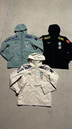 Nike Brasil Jacke mit Kapuze neuwertig