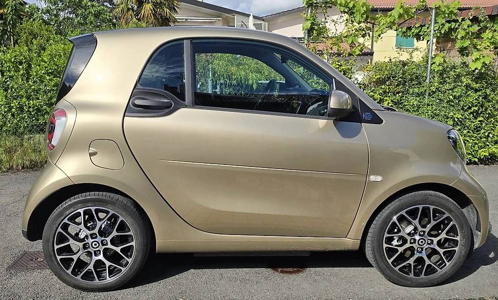 Automobili: Smart EQ Fortwo 2022 Pack Exclusive + Pack Plus  11000 km – Usato da Vessy venduto da tch_b7rb 4