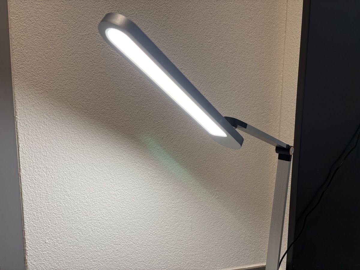 Lampes: Stehlampe LED dimmbar mit Timerfunktion grau silber – D'occasion à Ziefen par buyforfree 5