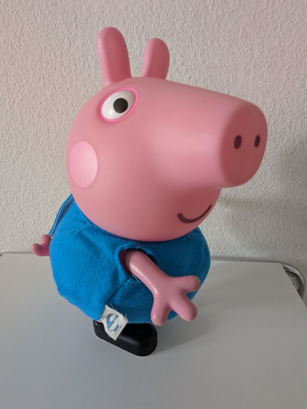 Figuren: Grosse Peppa Pig Figur Georg – Gebraucht aus Emmen von magelan
