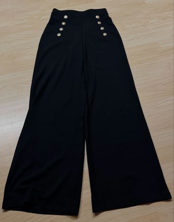 H&M Hose schwarz mit goldenen Knöpfen, Grösse XS