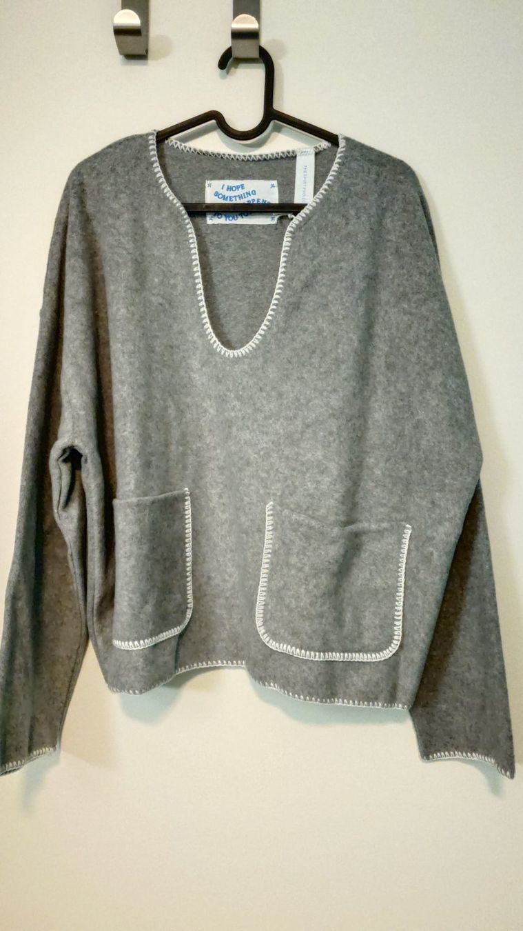 Pullover & Sweatshirts: THE SHIRT PROJECT V-Neck Boxy, Grösse M – Neu und originalverpackt aus Riehen von markstre11