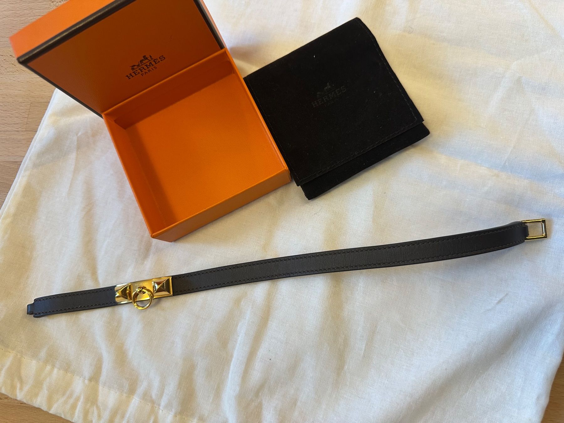 Hermès Bracciali & Braccialetti: HERMES Rivale leather bracelet – Nuovo (secondo la descrizione) da Luzern venduto da Miausie 1
