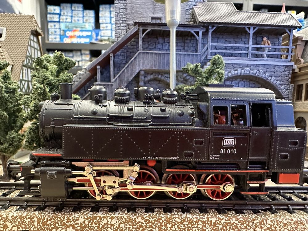 Märklin Trains électriques: Märklin 3031 DB BR 81 – D'occasion à Lupsingen par New-Haven 1