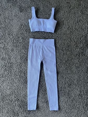 Neues Sport Set, gerippt, hellblau Gr. S - Top Zustand! (52)