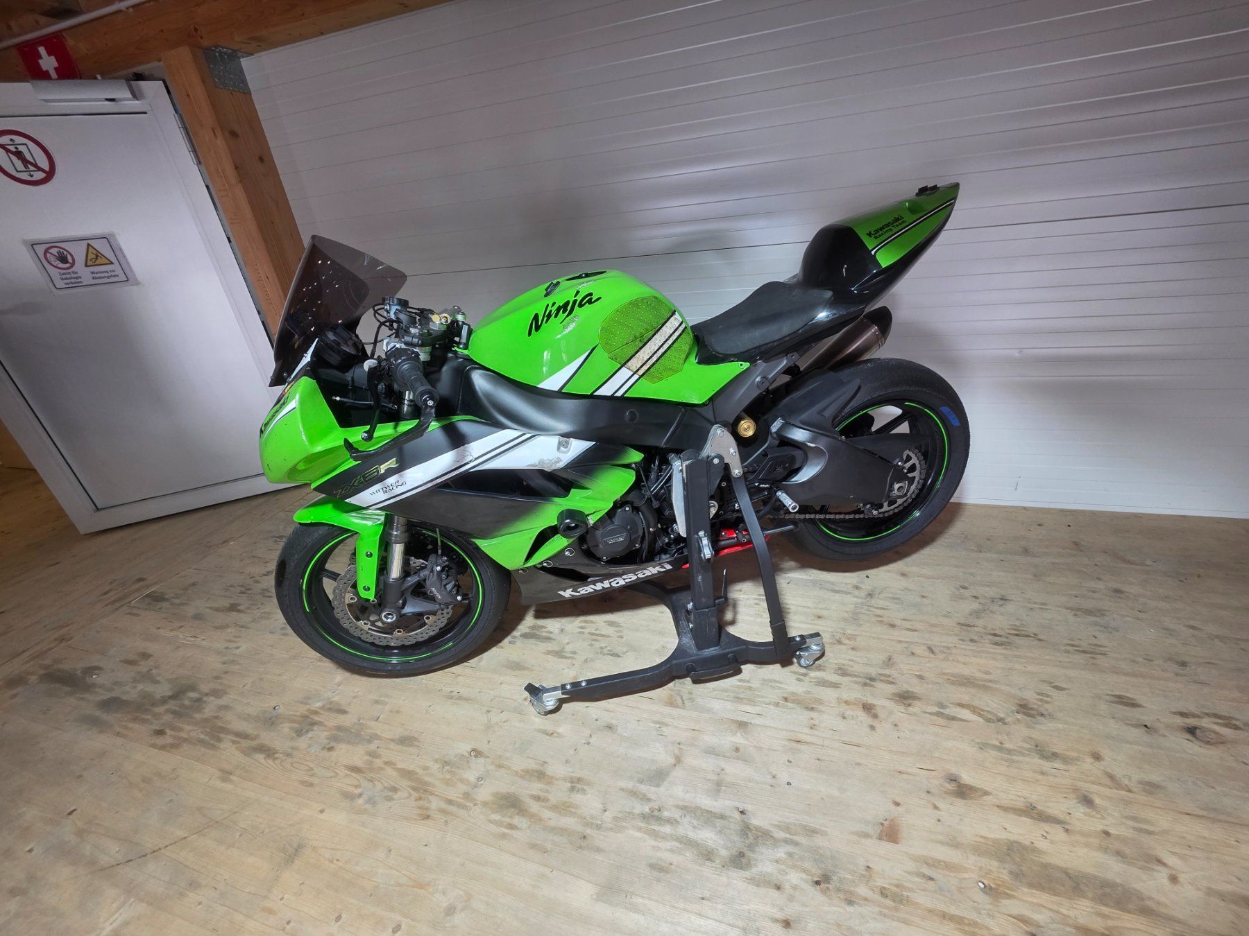 Kawasaki Strada: Kawasaki Zx6r – Usato da Oberkirch venduto da Simbilzli 1