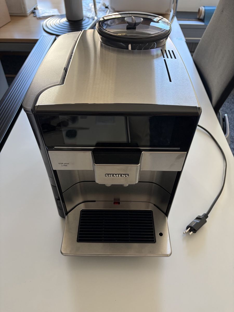 Siemens Machines à café & Machines à expresso: Siemens EQ 6 S700 Kaffeevollautomat – Neuf (Voir description) à Lätti par Colt442