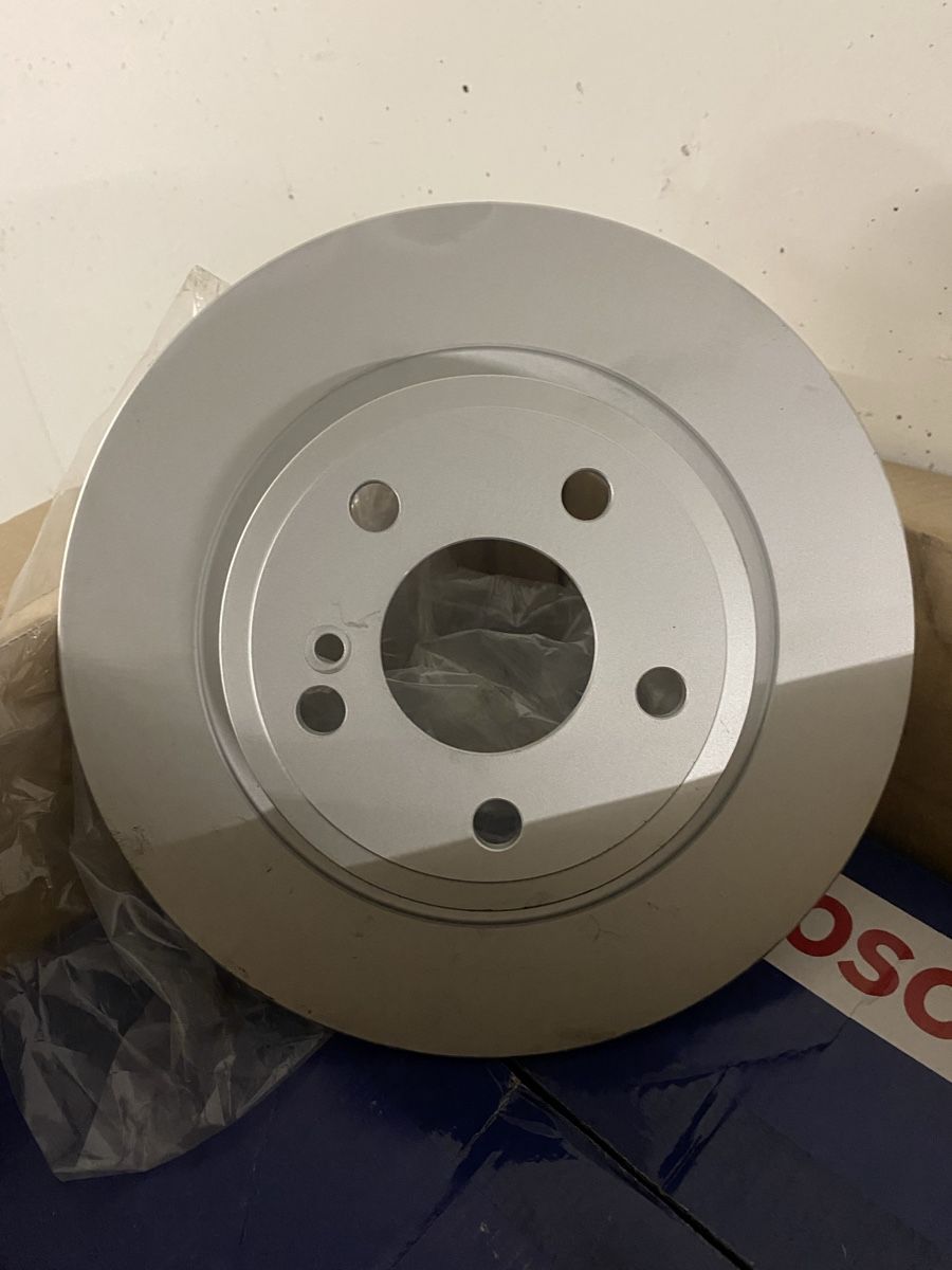 Bosch Tutti pezzi di ricambio auto: Bosch Bremsscheiben – Nuovo e nell'imballaggio originale da Sarmenstorf venduto da AL_Ex1