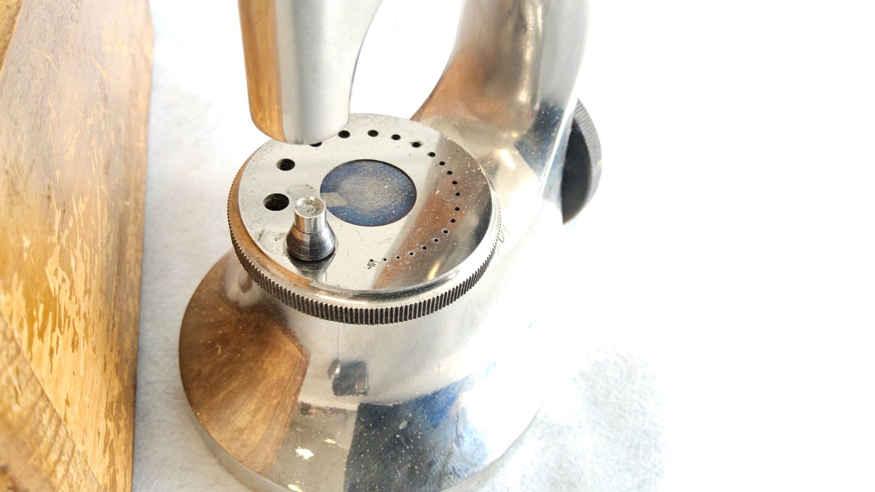 Tous les outils: Potence d'horloger dans boîte en bois – D'occasion à Malleray par Frederic24 3