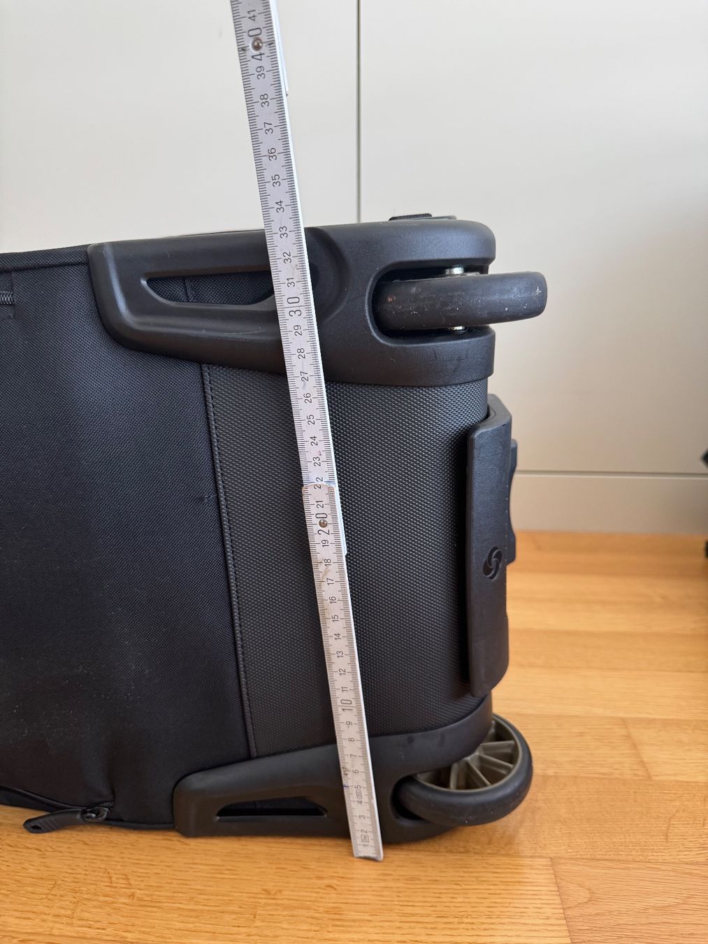 Samsonite Sacs à dos: Samsonite Rucksack mit Rollen, schwarz einwandfreier Zustand – D'occasion à Neuhausen par satellite5820 7