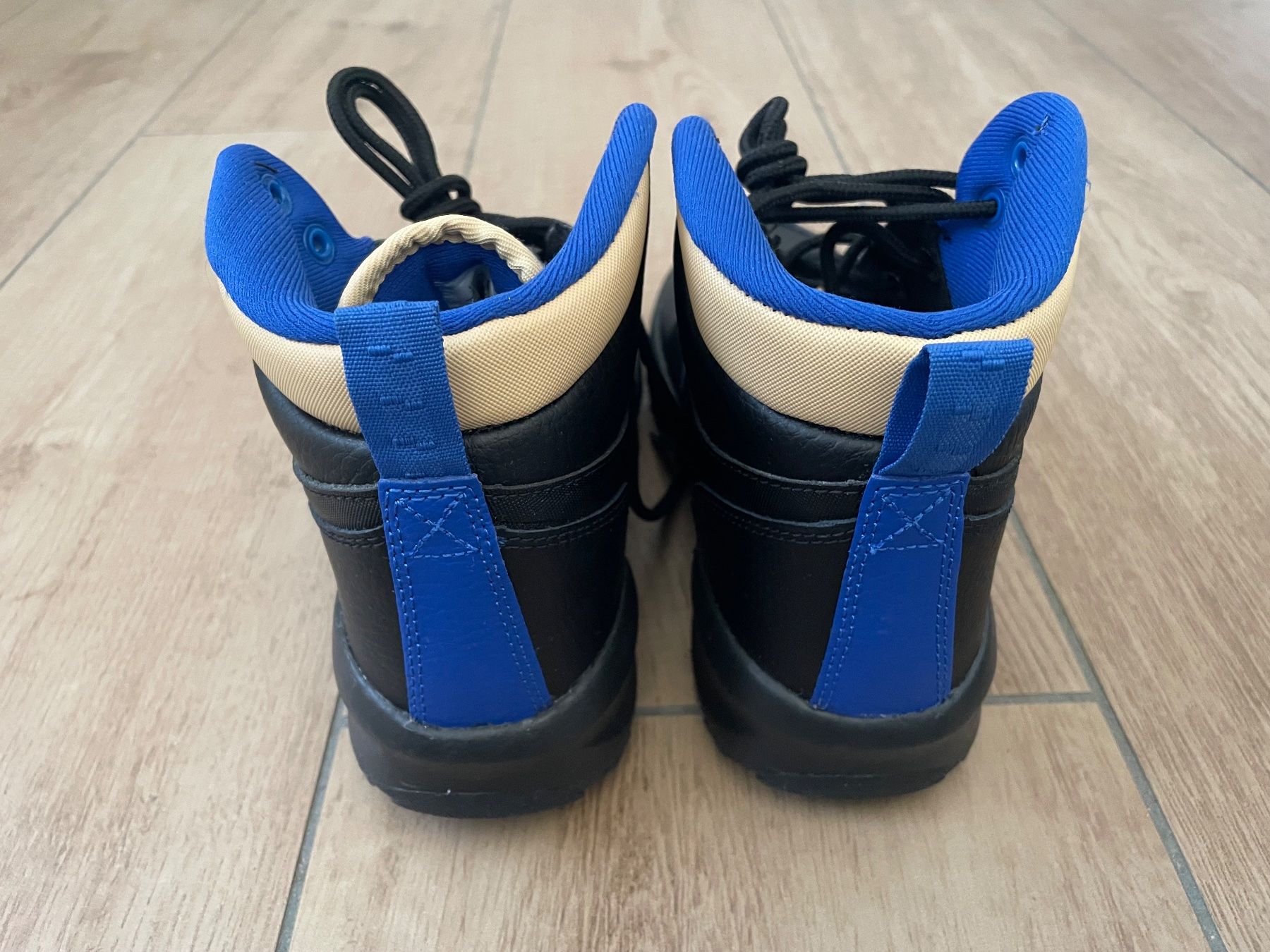 Nike Scarpe per ragazzi: Nike Manoa Gr. 33.5 NEU – Nuovo (secondo la descrizione) da Waltenschwil venduto da hansnine 3