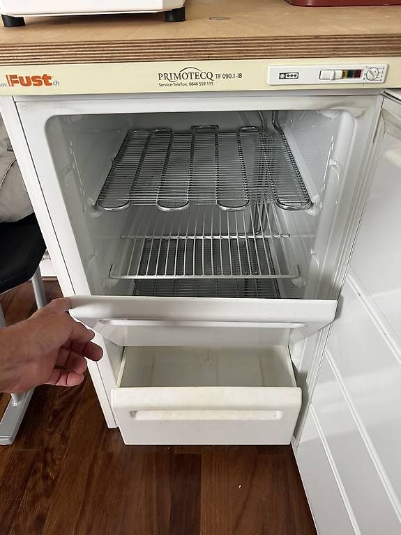 Gefrierschrank: Congelatore dimensioni h100xL50xP50 – Gebraucht aus Tenero von jga_hv52 1