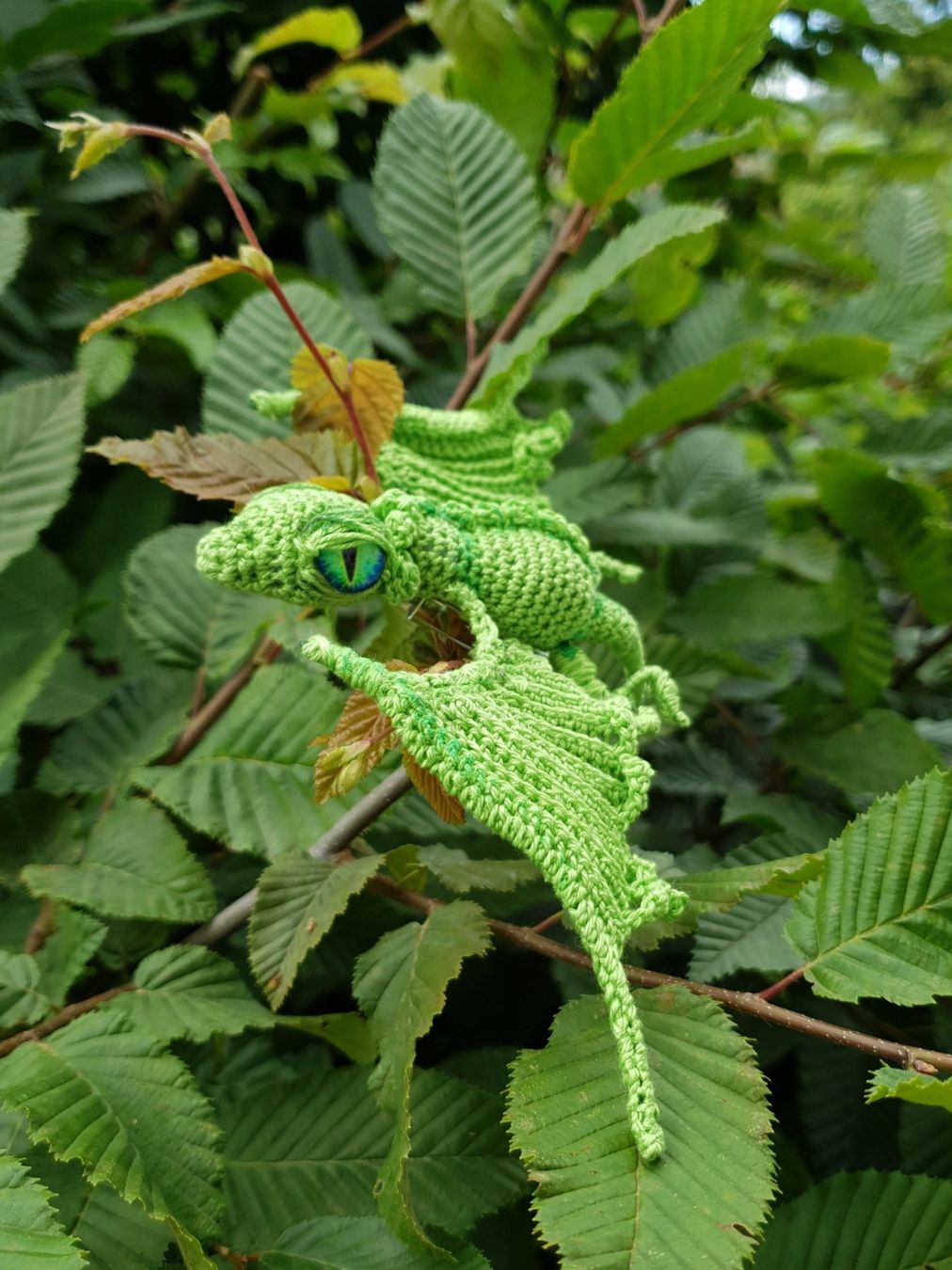Spille & Fermagli: Gehäkelte Drache  Brosche OOAK handmade – Nuovo (secondo la descrizione) da Gelterkinden venduto da Macrameed 3