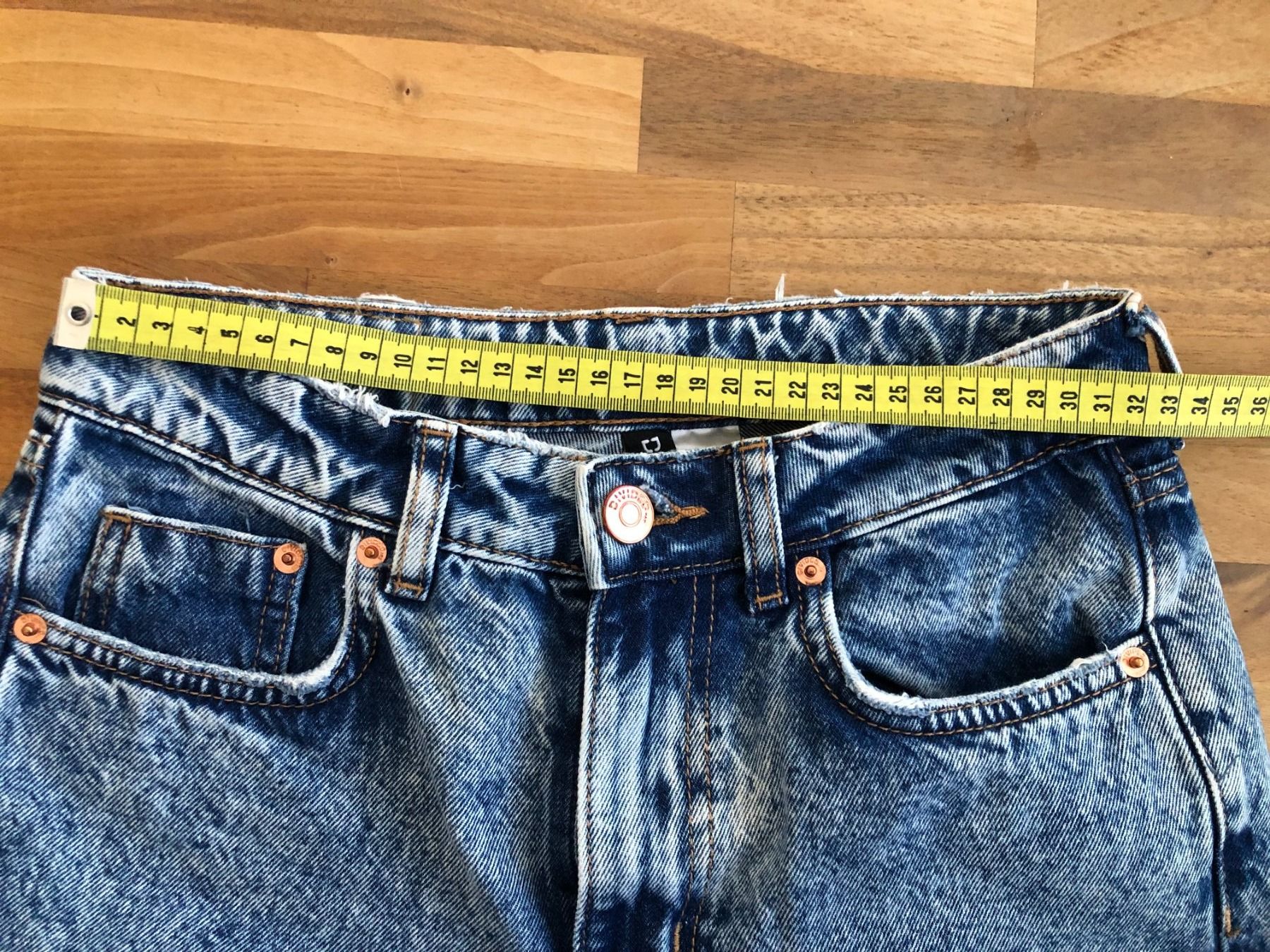 H&M Jeans: Retro 80's Highwaist Hose 34 – Usato da Dietlikon venduto da Luna77 3