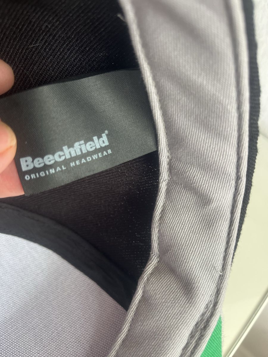 Autres vêtements & accessoires: Kappe im Snapback-Stil (schwarz/grau) von Beechfield.Neu – Neuf (Voir description) à Möhlin par mil_h55x 6