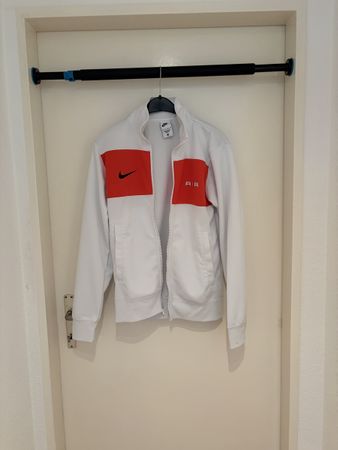 Nike Air Trainingsjacke weiss/rot – sportlich & gepflegt