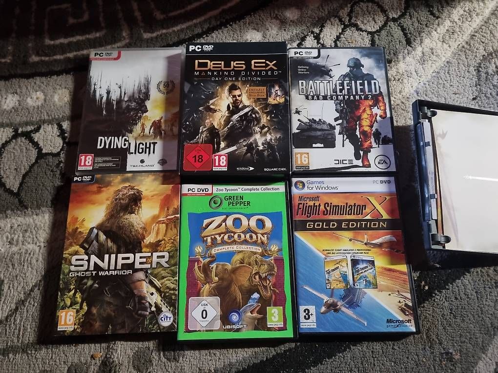 Jeux: 40 Pc Spiele Mix, Gta, Doom, Ac, COD etc. – D'occasion à Zürich par A.R.A 2