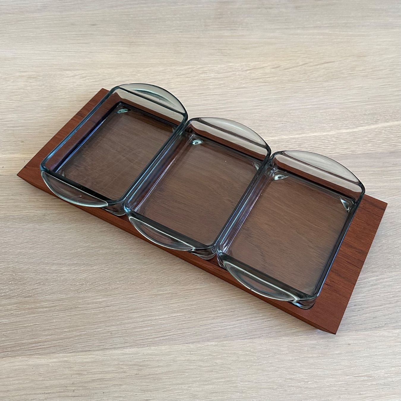 Piatti di portata: Apéroboard Kjeni•Kastrup HOLMEGAARD•Gläser analog DIGSMED – Usato da Winterthur venduto da gutDingmint