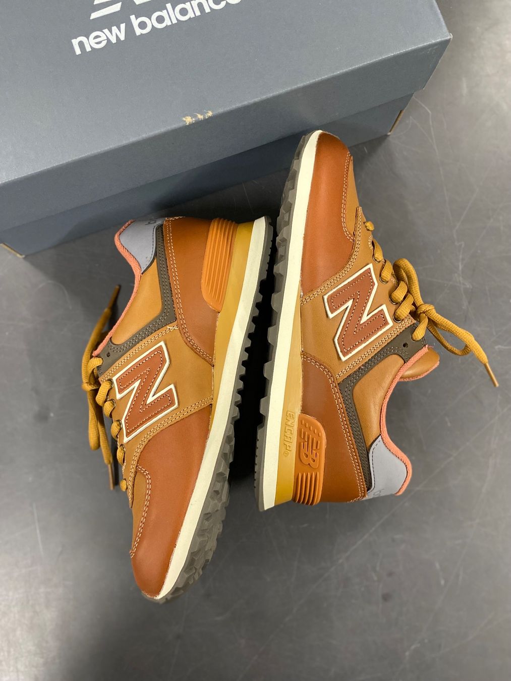 New Balance Scarpe da uomo: New Balance 574 Lederschuhe – Usato da Glattbrugg venduto da Pischte.Brockenhaus 2