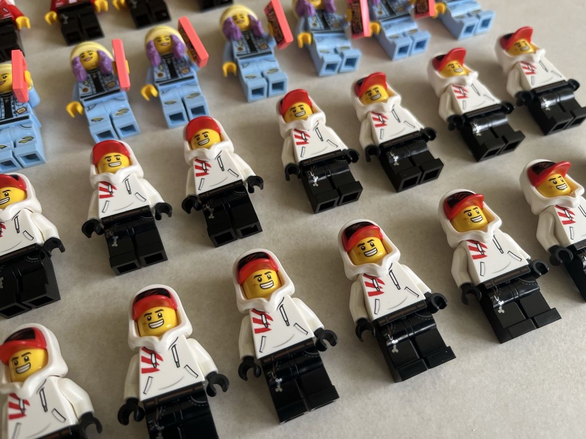 Lego Statuette: 53x LEGO Figuren / Hidden Side – Usato da Köniz venduto da Tottigoal10 3