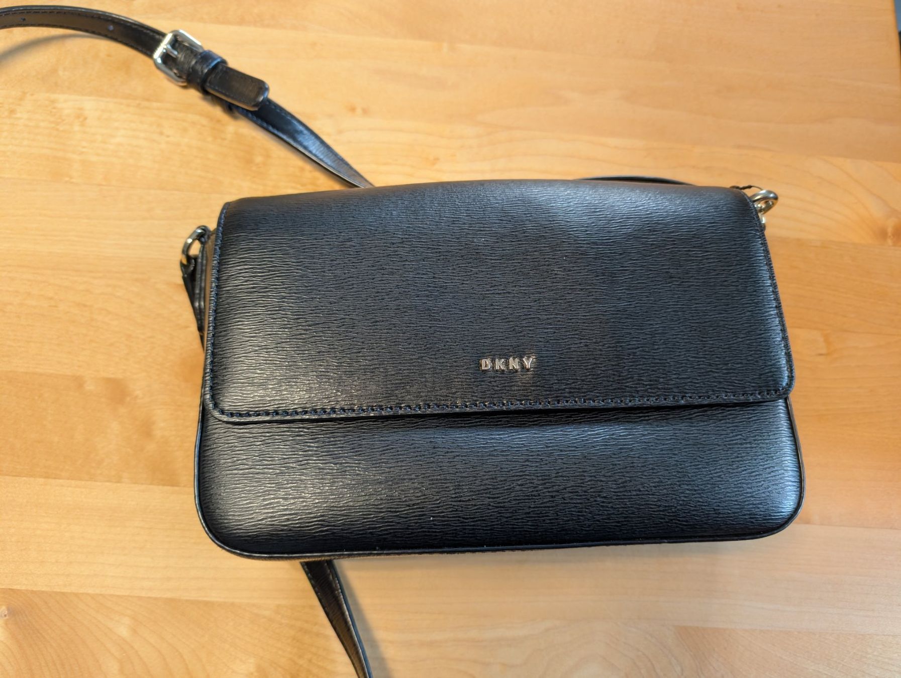 DKNY Borse da donna: DKNY - Umhängetasche – Nuovo (secondo la descrizione) da Bremgarten b. Bern venduto da qualivendor