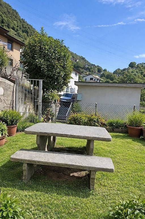 Tavoli: Tavolo in Sasso  – Usato da Gordola venduto da val_8h5p