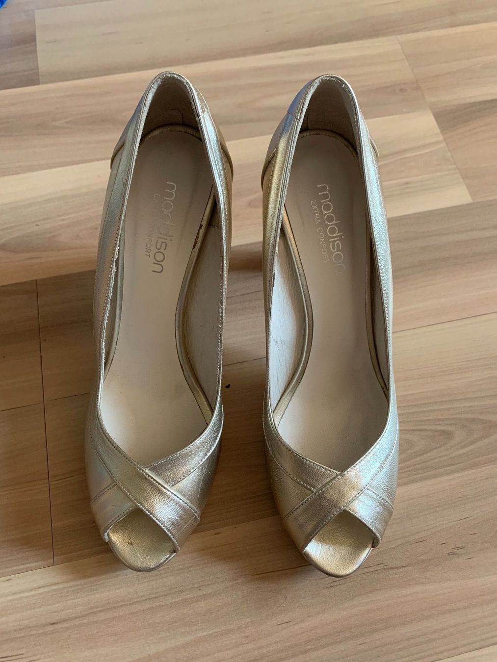Scarpe da donna: Goldene Pumps – Usato da Hochdorf venduto da Forestgreen 3
