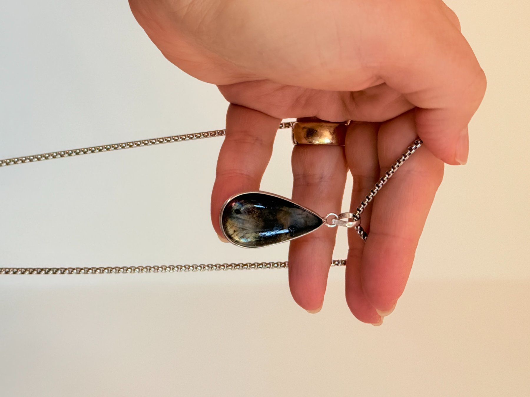 Catenine: Collier avec pendentif pierre labradorite forme goutte – Nuovo e nell'imballaggio originale da Genève venduto da AWWA 8
