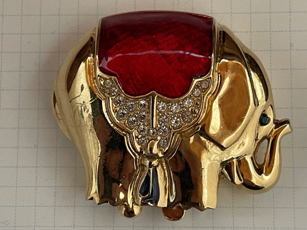 Estée Lauder Flaconi: Seltenes Sammlerstück Estee Lauder Elephant Compact Solid – Usato da Winterthur venduto da moschtli20
