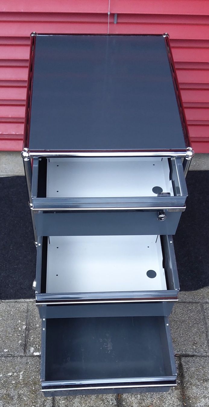 USM Eléments de bureau: USM Korpus/Rollcontainer ab 1.- – D'occasion à Safnern par Leila2 6